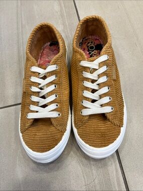 Roxy Corduroy Platform Sneakers in Camel Brown